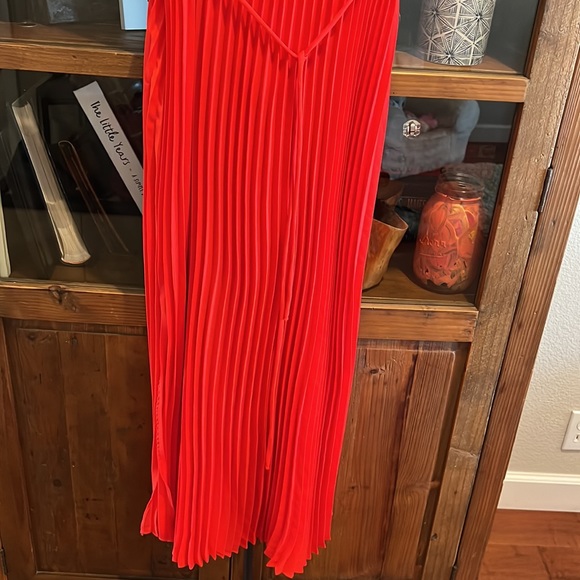 New without tags, Banana Republic size 6 tomato red pleated maxi dress. - Picture 4 of 9